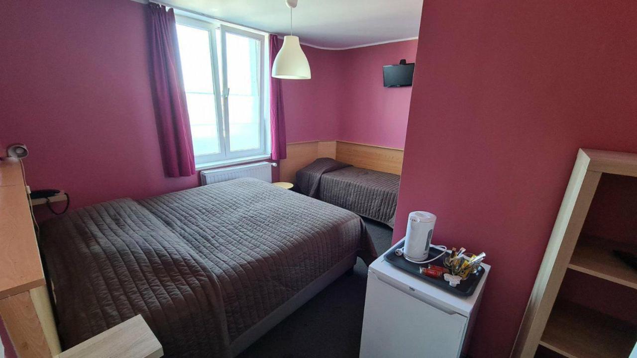 Hotel Melissa Péruwelz エクステリア 写真