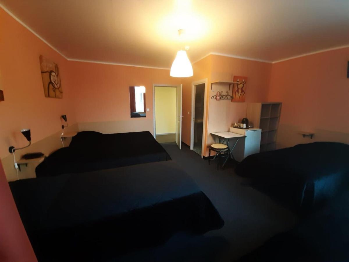 Hotel Melissa Péruwelz エクステリア 写真