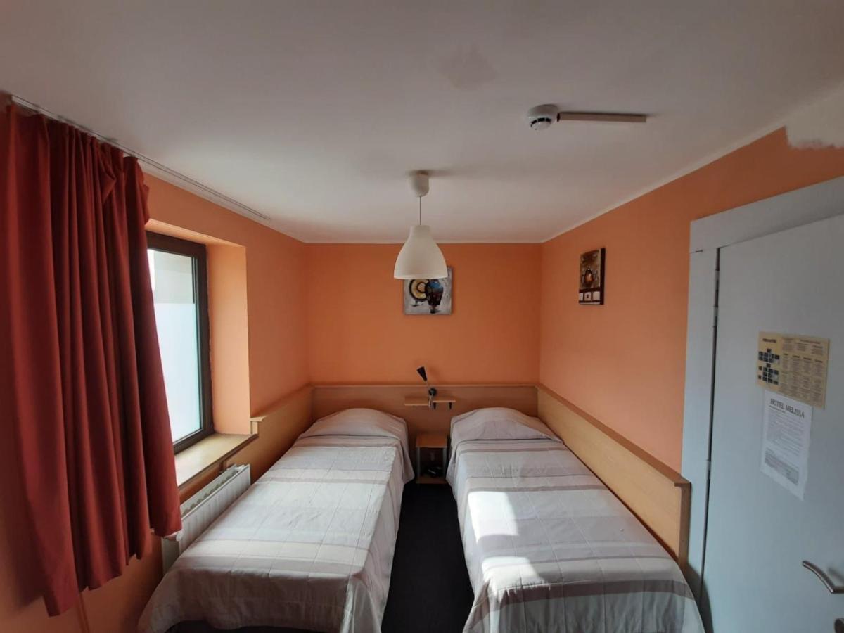 Hotel Melissa Péruwelz エクステリア 写真